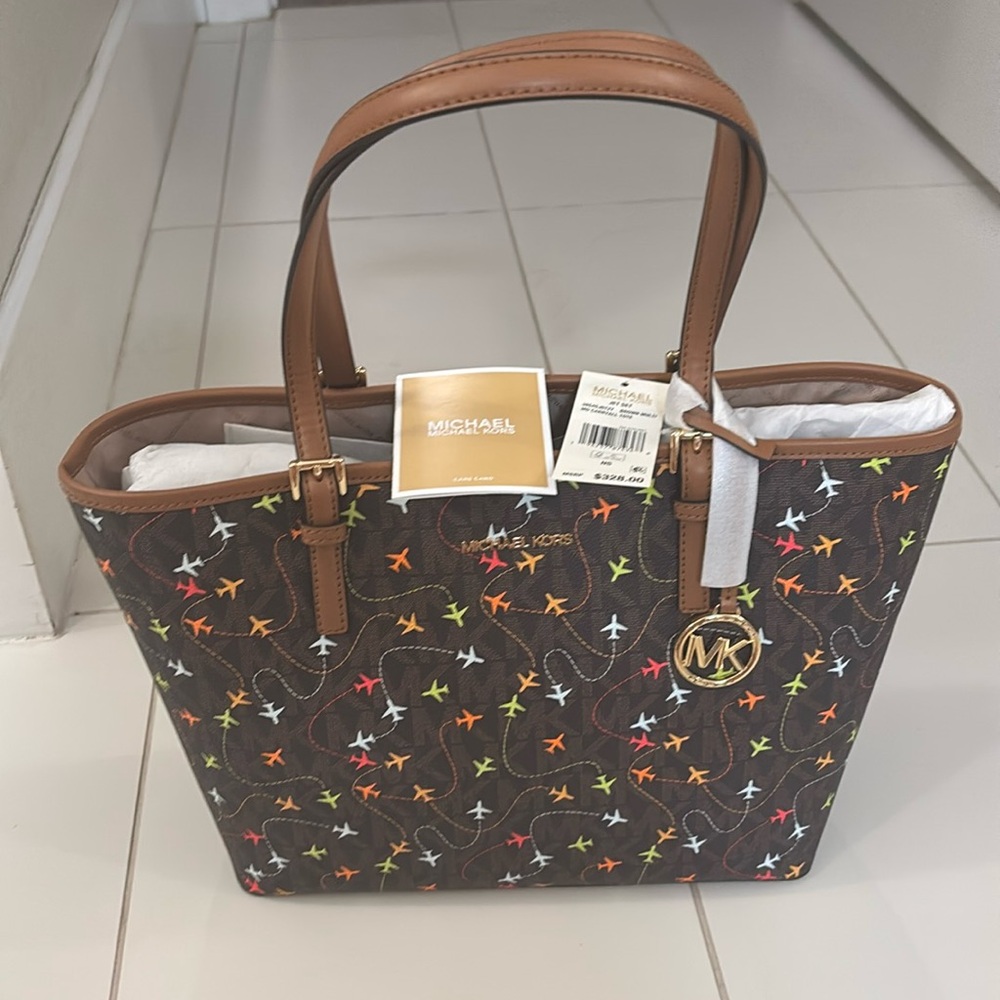 New EXTREMELY RARE Michael Kors Jet Set Carryall Tote feat Airplane Print